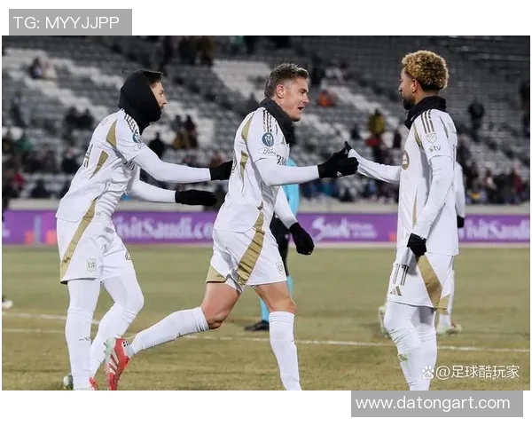 洛杉矶足球队迎战佩纳罗尔球队的精彩对决即将上演