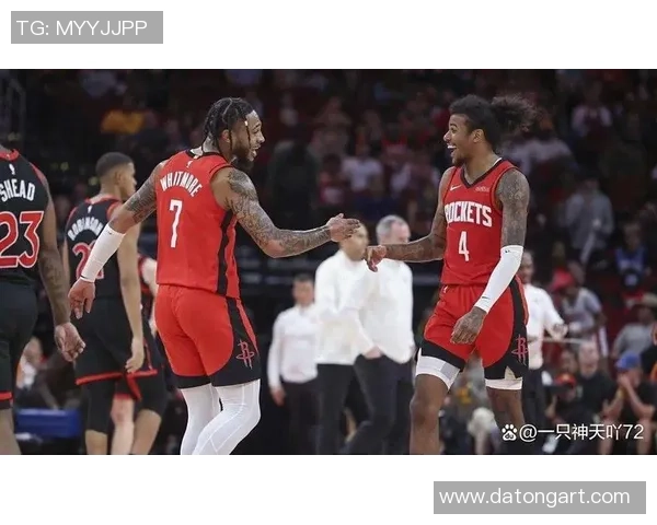 湖人对阵火箭麦基的精彩表现引发球迷热议与期待 湖人对阵火箭麦基的精彩表现引发球迷热议与期待